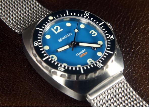 Holiday watch 02