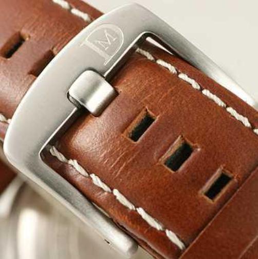 DM1A Buckle