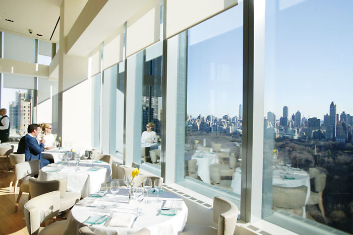 new-york-hotel-restaurant-asiate-couples-dining-with-a-view