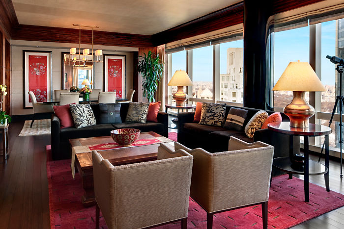 new-york-suite-the-presidential-suite-living-room