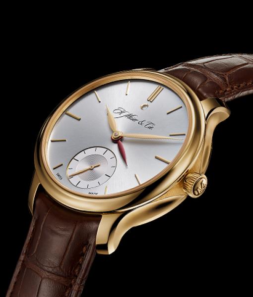 Moser & Cie Nomad