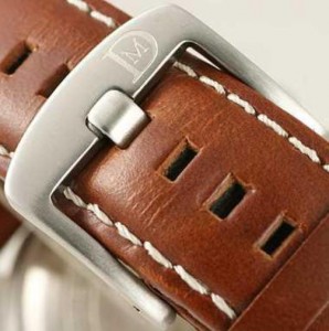DM1A Buckle