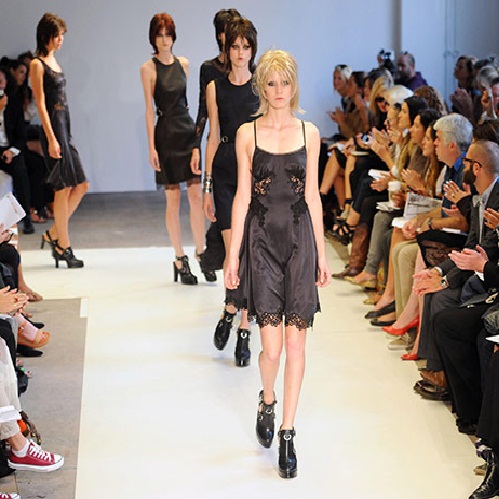 Lifestyle: London Fashion Week 2013: Watch trends of lace and lucidity